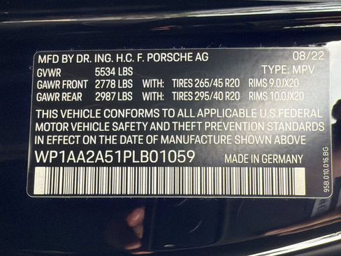 Used 2023 Porsche Macan AWD/4WD image 27