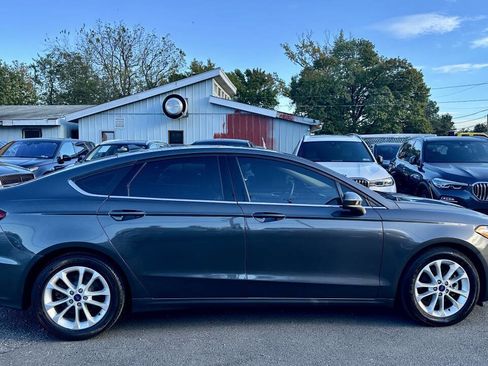 Used 2019 Ford Fusion SE image 8