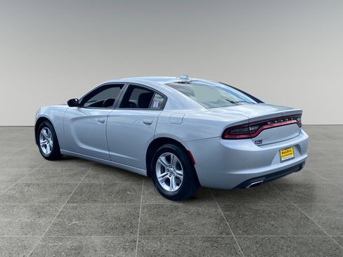 Used 2023 Dodge Charger SXT RWD image 3