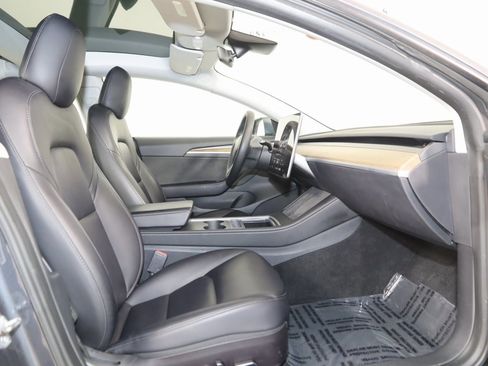 Used 2023 Tesla Model 3 Standard Range image 14
