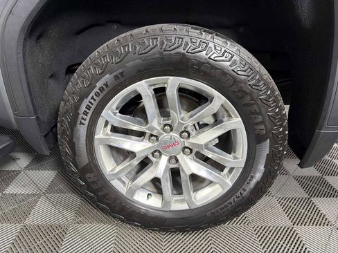 Used 2022 GMC Sierra 1500 SLT w/ SLT Premium Package image 17