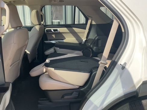 Used 2022 Ford Explorer XLT w/ Equipment Group 202A image 20