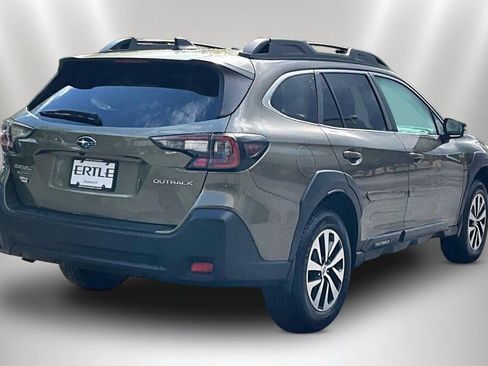 Used 2023 Subaru Outback Premium AWD/4WD image 5