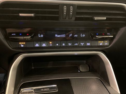 Used 2024 MAZDA CX-90 Plug-In Hybrid w/ Premium Pkg AWD/4WD image 52