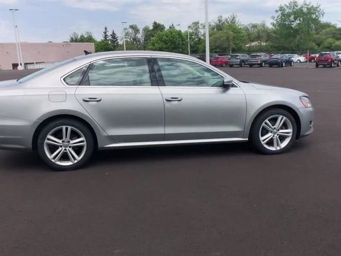 Used 2014 Volkswagen Passat TDI SE FWD image 9