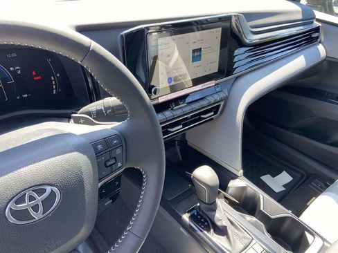 New 2026 Toyota Camry SE FWD image 22