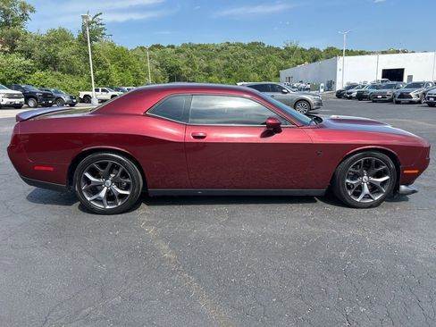 Used 2019 Dodge Challenger R/T RWD image 4