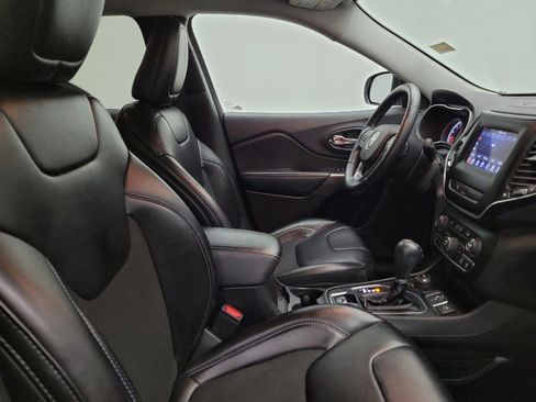 Used 2019 Jeep Cherokee Latitude Plus image 21