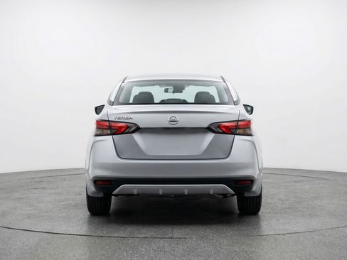 Used 2025 Nissan Versa SV image 7