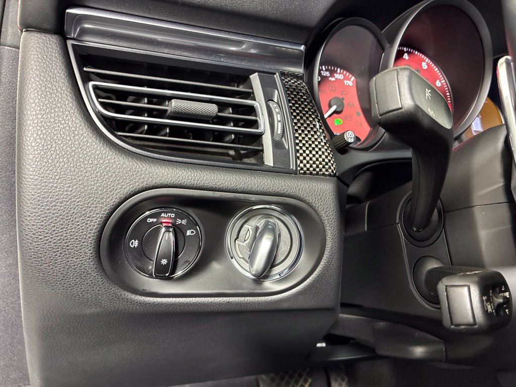 Used 2023 Porsche Macan GTS AWD/4WD image 18