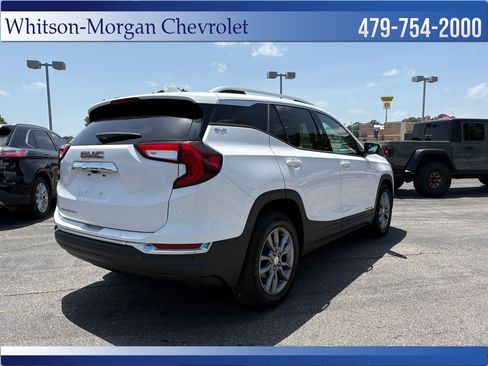 Used 2022 GMC Terrain SLT w/ Infotainment Package II FWD image 5