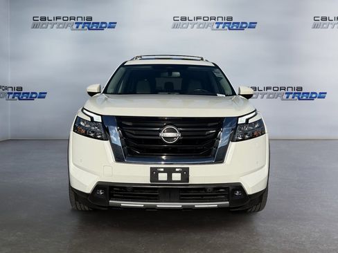 Used 2022 Nissan Pathfinder SL w/ SL Premium Package image 2