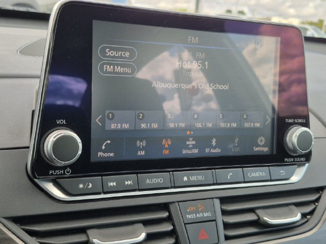 Used 2025 Nissan Altima 2.5 SV AWD/4WD image 17