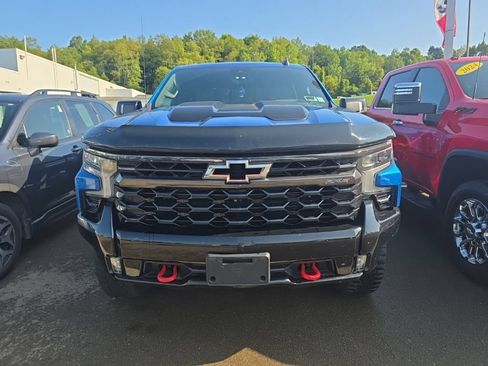 Used 2022 Chevrolet Silverado 1500 ZR2 w/ Technology Package AWD/4WD image 2
