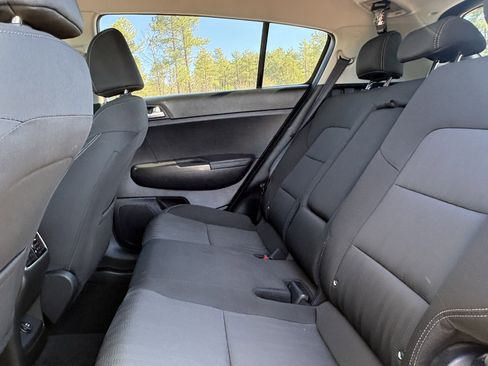 Used 2022 Kia Sportage LX image 11