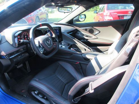 Used 2024 Chevrolet Corvette Stingray Premium Cpe w/ Z51 Performance Package RWD image 8