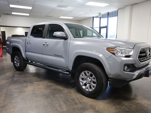 Used 2019 Toyota Tacoma SR5 image 5