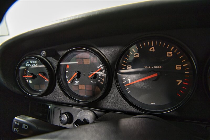 Used 1996 Porsche 911 Carrera RWD image 24