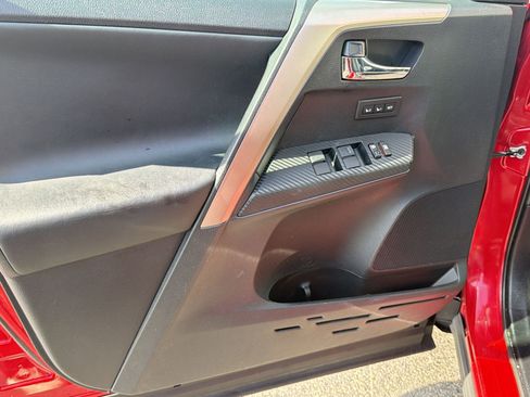 Used 2015 Toyota RAV4 Limited image 14