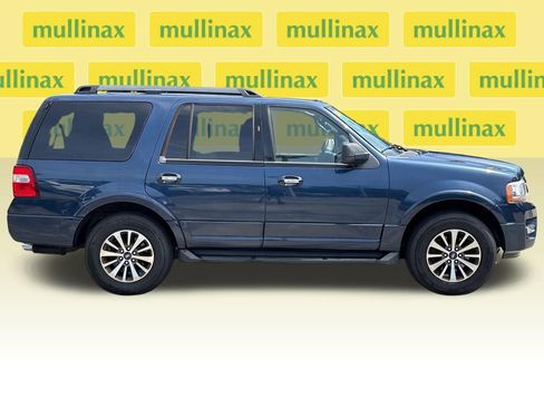 Used 2017 Ford Expedition XLT AWD/4WD image 2