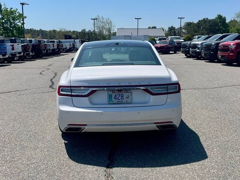 Used 2017 Lincoln Continental Select w/ Climate Package AWD/4WD image 4
