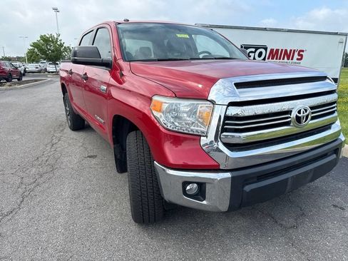 Used 2017 Toyota Tundra SR5 w/ TRD Off Road Package AWD/4WD image 13