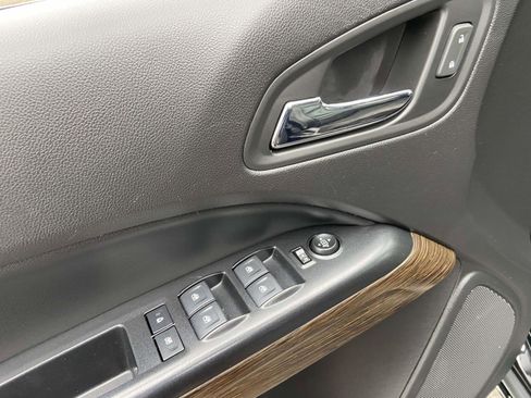 Used 2020 GMC Canyon Denali image 7