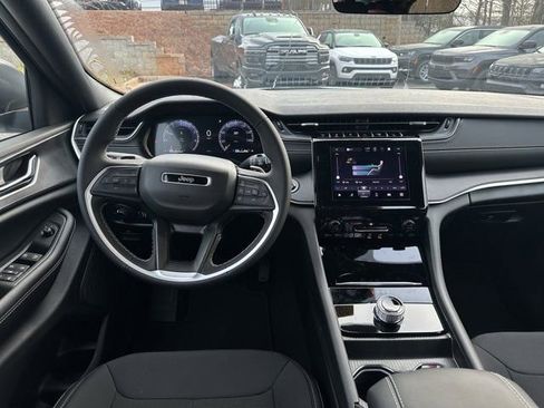 New 2025 Jeep Grand Cherokee Laredo image 25