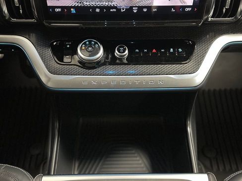 New 2025 Ford Expedition Platinum w/ Stealth Appearance Package image 27