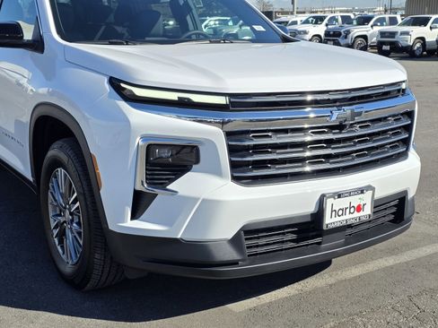 New 2025 Chevrolet Traverse LT w/ Driver Confidence Package image 9