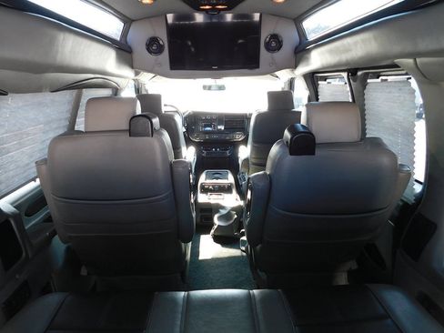 Used 2018 Chevrolet Express 2500 w/ Enhanced Convenience Package RWD image 69