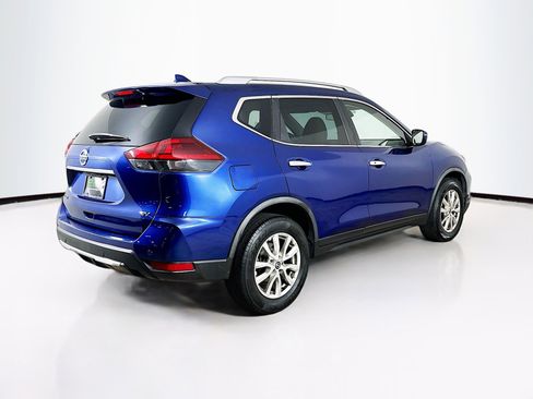 Used 2020 Nissan Rogue SV image 9