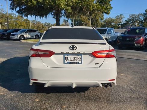 Used 2020 Toyota Camry SE image 5