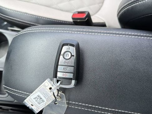 Used 2023 Ford Escape Platinum w/ Premium Technology Package AWD/4WD image 11