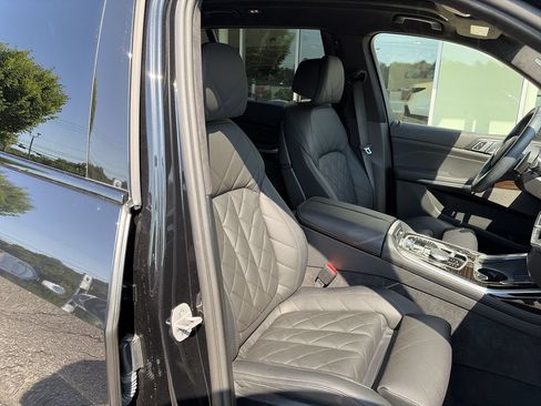 Certified 2025 BMW X7 xDrive40i AWD/4WD image 38