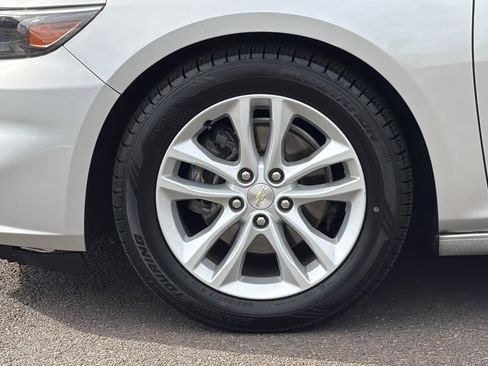 Used 2017 Chevrolet Malibu LT image 24