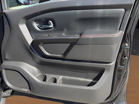 Used 2021 Nissan Titan PRO-4X w/ Pro-4x Convenience Package image 21