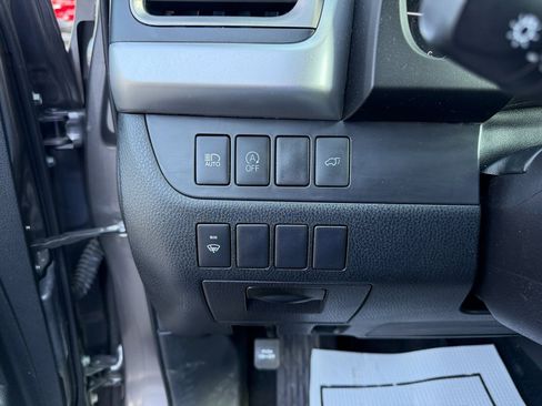 Used 2017 Toyota Highlander XLE image 17