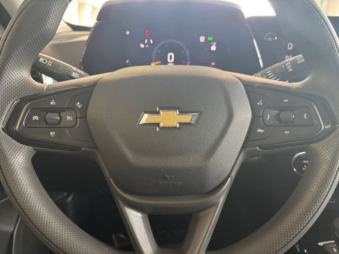 Used 2025 Chevrolet Trax LT FWD image 23