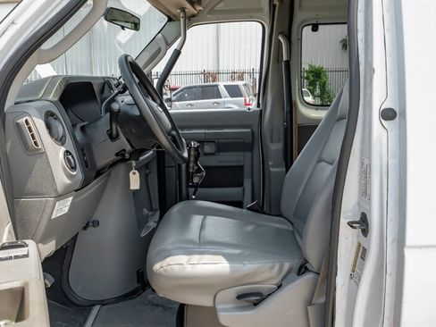 Used 2013 Ford E-350 and Econoline 350 Extended Super Duty w/ PWR Group image 4