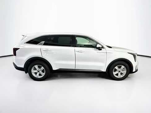 Used 2025 Kia Sorento LX FWD image 10