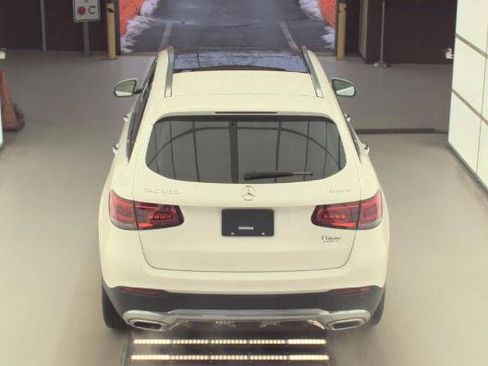 Used 2022 Mercedes-Benz GLC 300 4MATIC w/ Premium Package Lite image 7