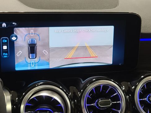 New 2026 Mercedes-Benz GLB 250 4MATIC image 21