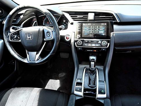 Used 2019 Honda Civic EX image 9