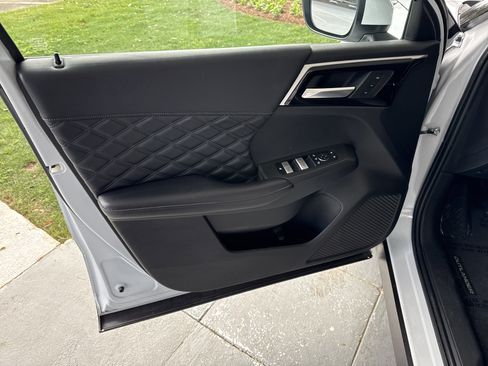 Used 2022 Mitsubishi Outlander SEL image 10