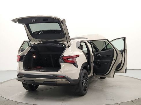 New 2026 Chevrolet Trax ACTIV FWD image 14