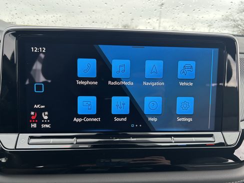 Certified 2025 Volkswagen Atlas Cross Sport SEL R-Line image 14