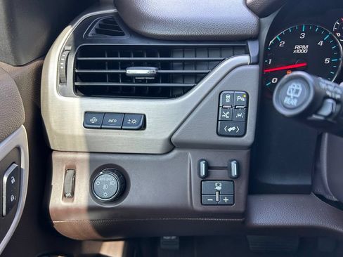 Used 2020 GMC Yukon Denali w/ Denali Premium Package RWD image 58