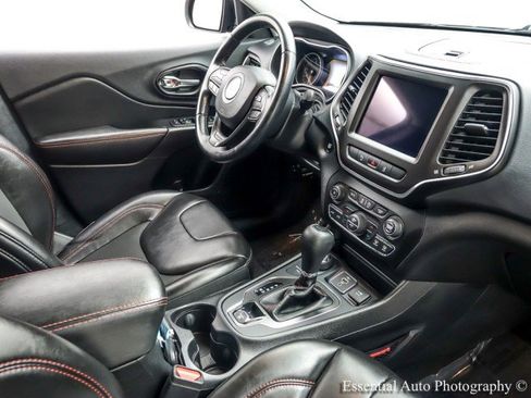 Used 2021 Jeep Cherokee Trailhawk AWD/4WD image 29