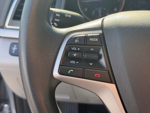 Used 2017 Hyundai Elantra SE FWD image 16